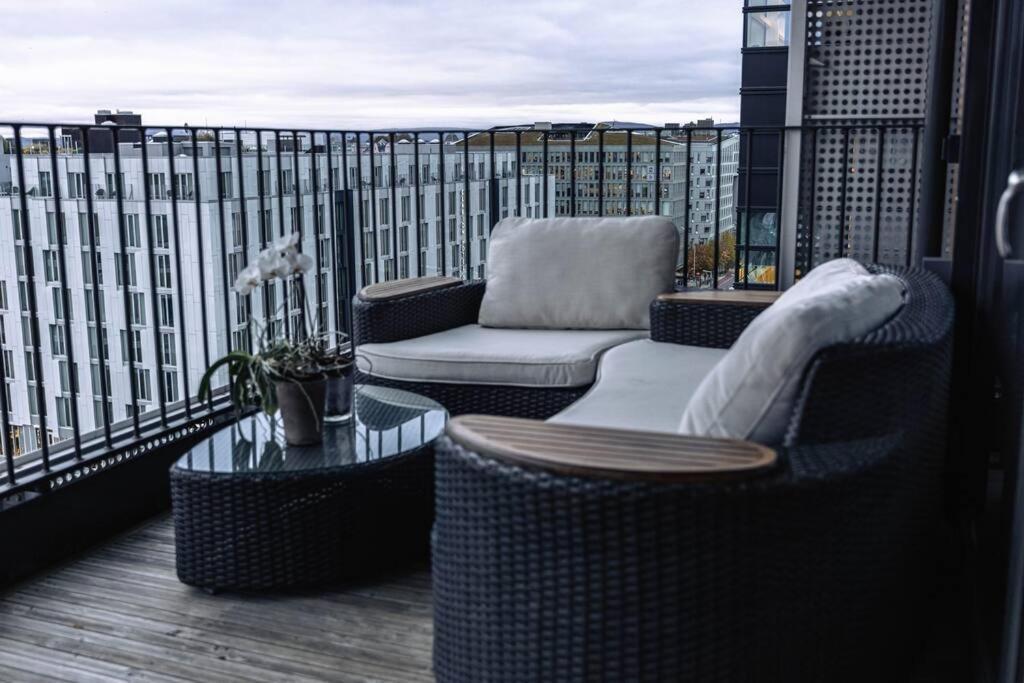 Modern 3Bed Room Sea View Apartment @ Oslo Barcode 외부 사진