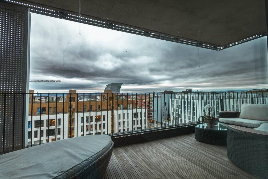 Modern 3Bed Room Sea View Apartment @ Oslo Barcode 외부 사진