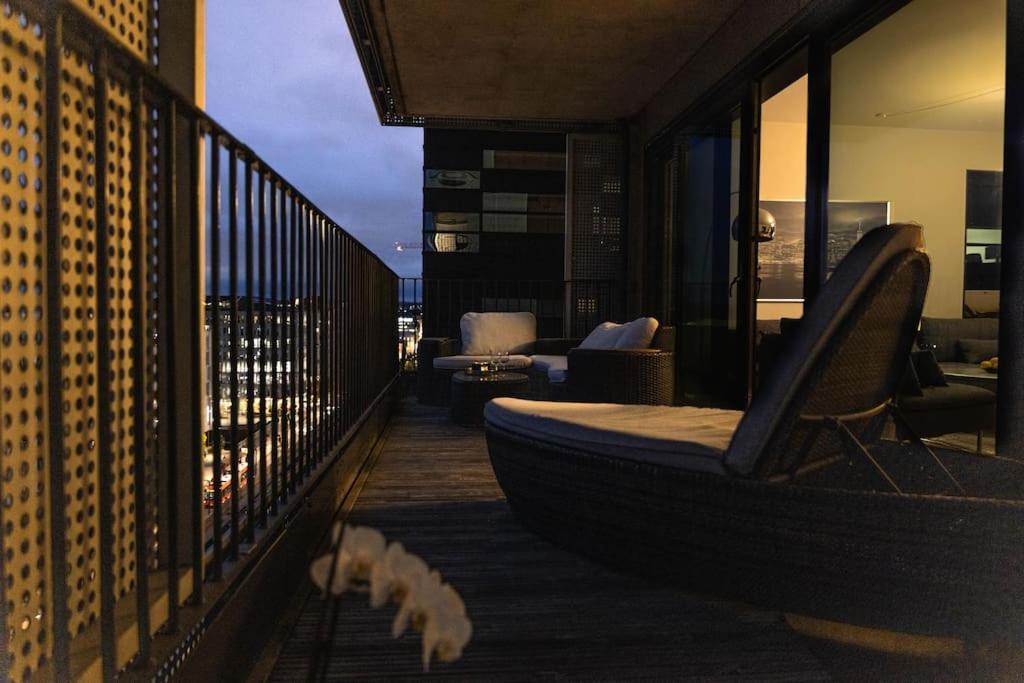 Modern 3Bed Room Sea View Apartment @ Oslo Barcode 외부 사진