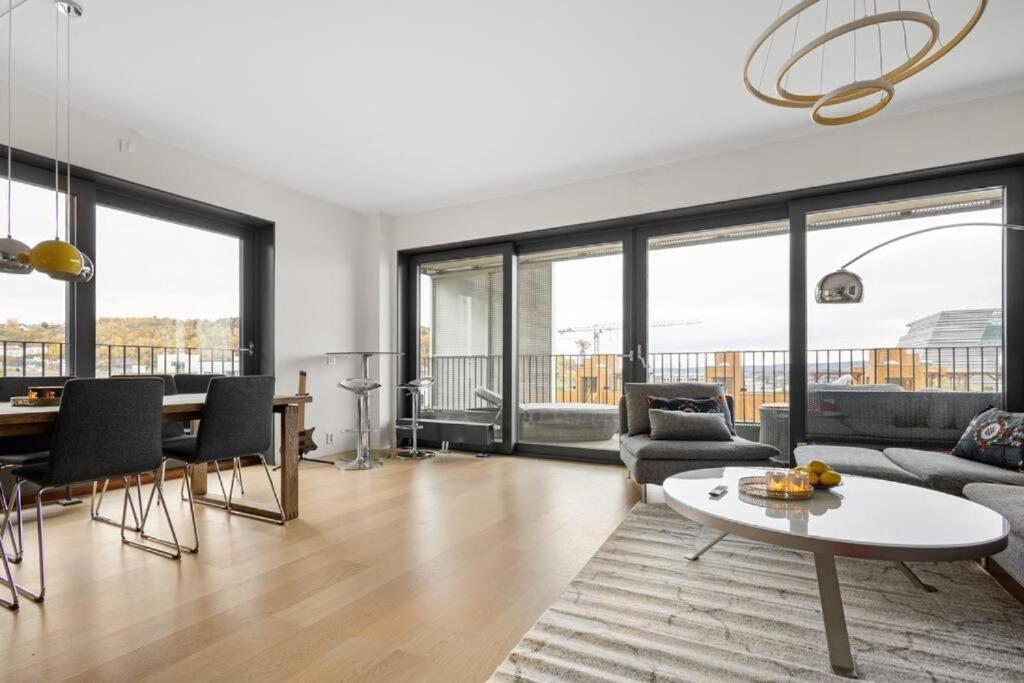 Modern 3Bed Room Sea View Apartment @ Oslo Barcode 외부 사진